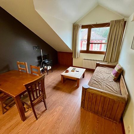 Lotila Flats Cuirgu Aparthotel Felechosa Kültér fotó