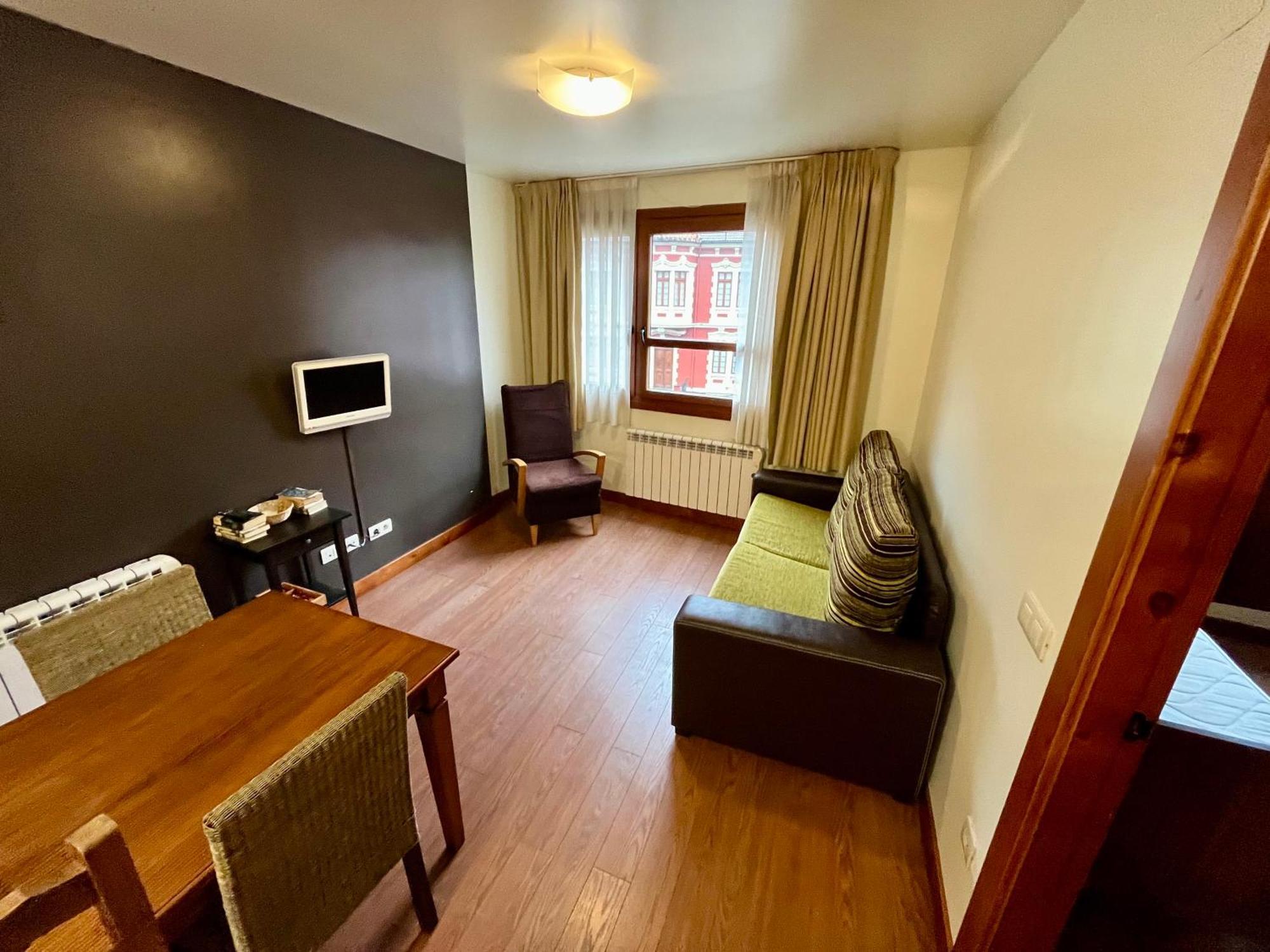 Lotila Flats Cuirgu Aparthotel Felechosa Kültér fotó
