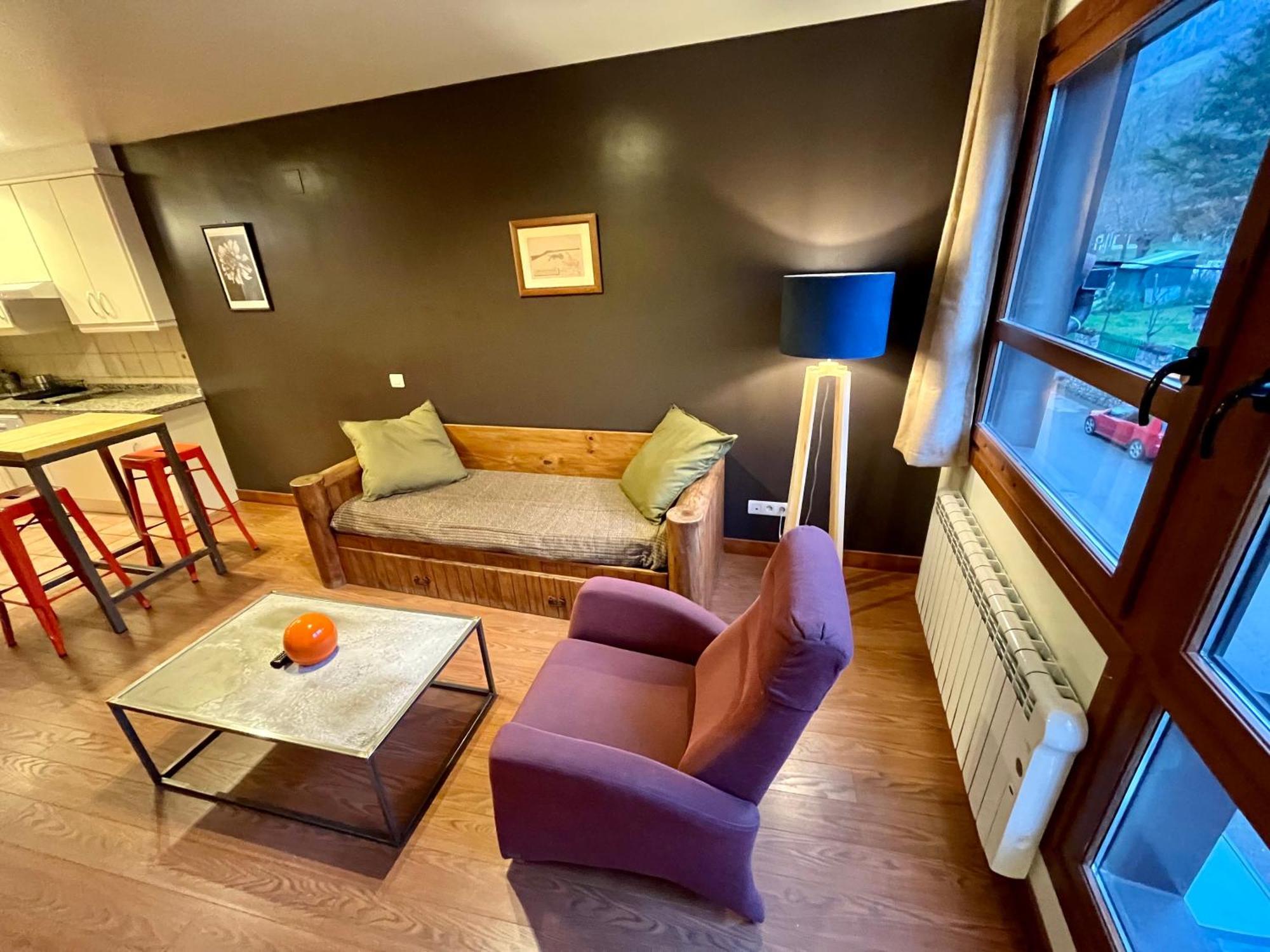 Lotila Flats Cuirgu Aparthotel Felechosa Kültér fotó